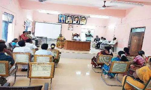 வளர்ச்சி திட்ட பணிகள் குறித்து ஆலோசனை