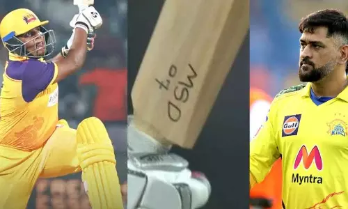 பேட்டில் ஸ்பான்சருக்கு பதில் எம்எஸ்டி 07...அதிரடி காட்டிய கிரன் நேவ்கிர்...மகளிர் லீக்கில் சுவாரஸ்யம்