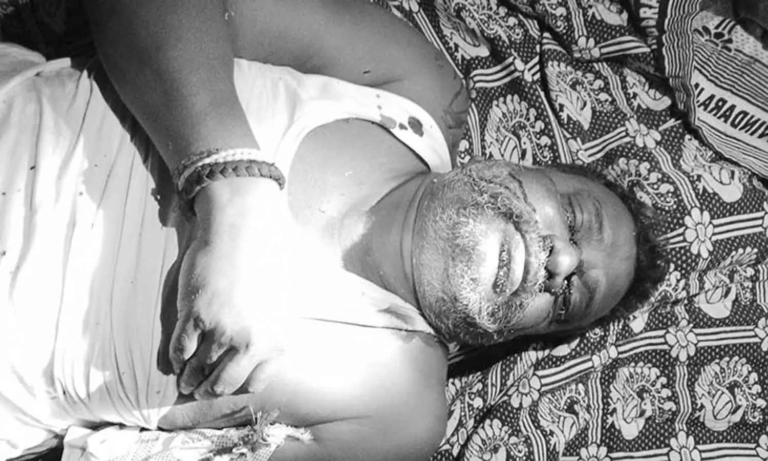 மலையேறியபோது மூச்சுத்திணறல்- சதுரகிரிக்கு சென்ற பழ வியாபாரி மரணம் மலையேறியபோது மூச்சுத்திணறல்- சதுரகிரிக்கு சென்ற பழ வியாபாரி மரணம்