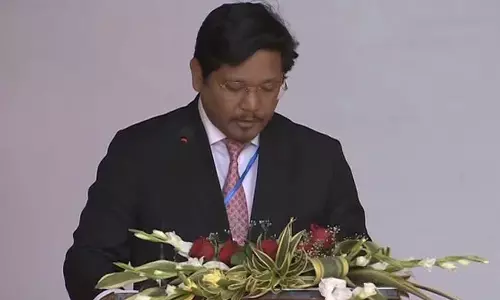 மேகாலயாவில் முதல்வராக பதவியேற்றார் கான்ராட் சங்மா- துணை முதல்வரும் பதவியேற்பு