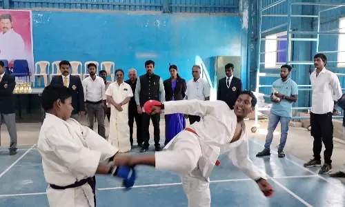 மாவட்ட அளவிலான கராத்தே போட்டி