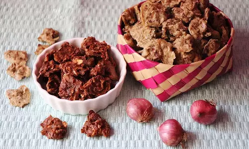 கடையில் வாங்க வேண்டாம் வீட்டிலேயே செய்யலாம் வெங்காய வடகம்