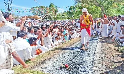 ஜக்கனாரை கிராமத்தில் ஜெடையலிங்கா சுவாமி கோவிலில் குண்டம் திருவிழா