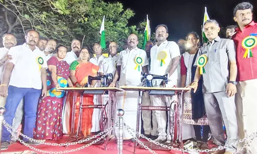 திருவள்ளுவர் நகர் வியாபாரிகள் சங்க ஆண்டுவிழா- நலத்திட்ட உதவிகளை ஏ.எம்.விக்கிரமராஜா வழங்கினார்