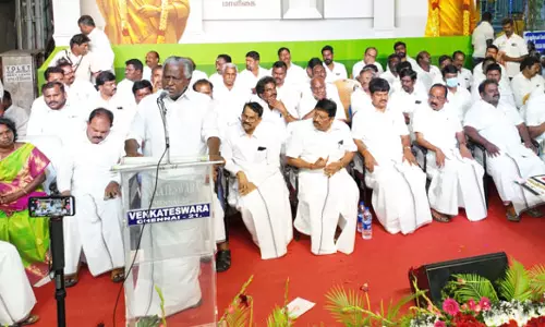 மின் கட்டணத்தை உயர்த்தி மக்களுக்கு ஷாக் கொடுத்த மு.க.ஸ்டாலின்- கே.பி.முனுசாமி குற்றச்சாட்டு