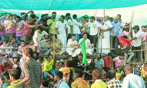 பர்கூரில் எருது விடும் விழா