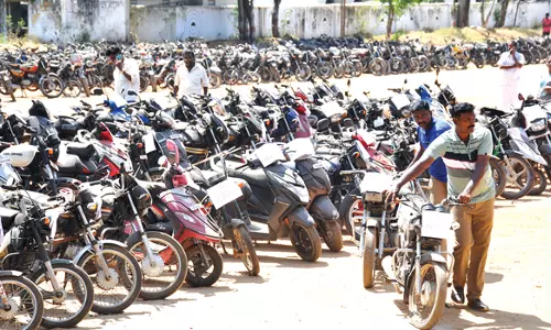 குற்ற வழக்குகளில் கைப்பற்றப்பட்ட 132 வாகனங்கள் ஏலம்