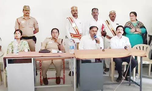 வடமாநில தொழிலாளர்களிடம் கலெக்டர் குறைகேட்பு