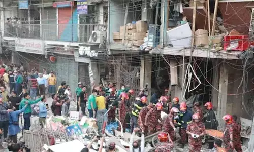 டாக்காவில் அடுக்குமாடி கட்டிடத்தில் வெடிவிபத்து- 14 பேர் உயிரிழப்பு