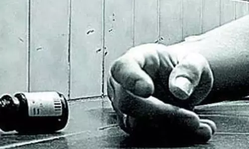 தொழிலாளி விஷம் குடித்து தற்கொலை