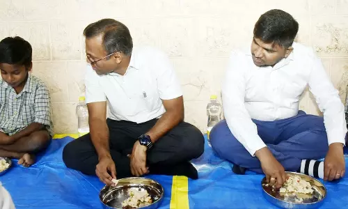 அரசு பள்ளியில் காலை உணவு திட்டம் குறித்து கண்காணிப்பு அலுவலர் ஆய்வு