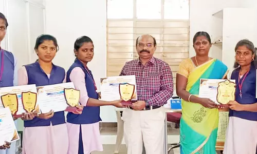 மாவட்ட அளவிலான போட்டிகளில் வெற்றி - மனோ கல்லூரி மாணவிகளுக்கு பாராட்டு