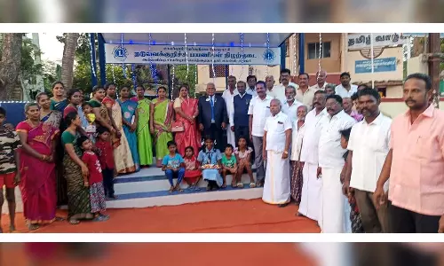 சாயர்புரம் பேரூராட்சியில் பயணிகள் நிழற்குடை திறப்பு விழா