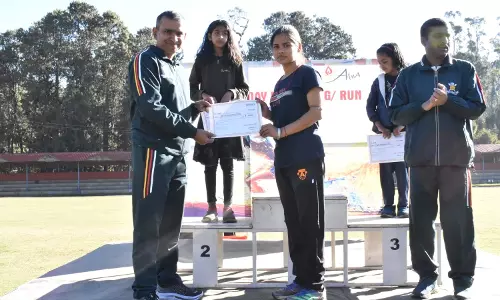 மகளிர் தினத்தை முன்னிட்டு மினி மாரத்தான் போட்டி