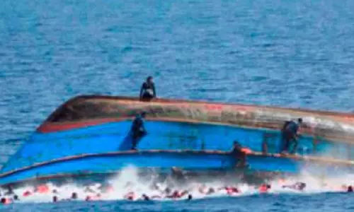 ஏமனில் திருமண கோஷ்டி சென்ற படகு கடலில் கவிழ்ந்து 21 பேர் பலி