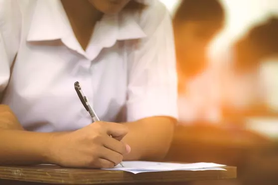 10, 12-ம் வகுப்பு பொதுத்தேர்வு, ஏப்ரல் 6, 13-ந்தேதிகளில் தொடக்கம் 10, 12-ம் வகுப்பு பொதுத்தேர்வு, ஏப்ரல் 6, 13-ந்தேதிகளில் தொடக்கம்