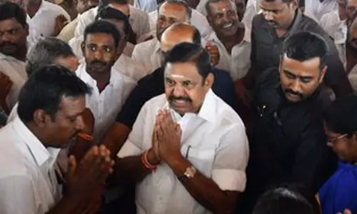 மாவட்ட செயலாளர்கள்-நிர்வாகிகளுடன் எடப்பாடி பழனிசாமி ஆலோசனை