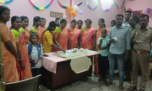 ஆலங்குடி காவல் நிலையத்தில் மகளிர் தின விழா