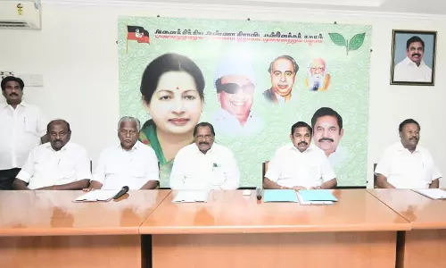 விரைவில் அ.தி.மு.க. பொதுச்செயலாளர் தேர்தல்- மாவட்ட செயலாளர்கள் கூட்டத்தில் முடிவு