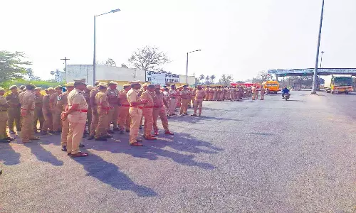 சுங்கச்சாவடியை அகற்றும் போராட்டம்