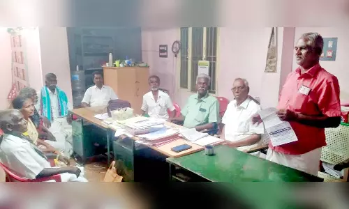 கூலி பணியாளர்களின் வயதை காரணம் காட்டி வேலை மறுக்க கூடாது - தொழிலாளர் சங்கத்தினர் வலியுறுத்தல்