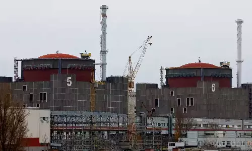 ரஷிய போரால் துண்டிப்பு: மின்சாரம் இல்லாமல் இயங்கும் உக்ரைன் அணுமின் நிலையம்