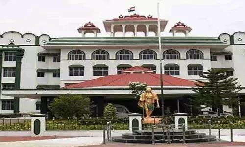 100 நாள் வேலை திட்டத்தில் நிதி முறைகேடு- உயர் நீதிமன்ற மதுரை கிளை அதிரடி உத்தரவு