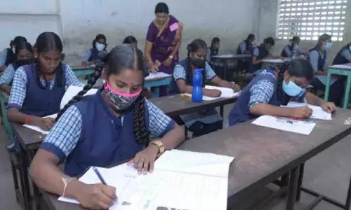 பிளஸ் 2 தேர்வு தொடர்பாக அதிகாரிகள் ஆலோசனை