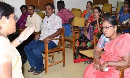 திருப்பூரில் பள்ளிக் கல்வித் துறை சார்பில் ஆசிரியர்களுக்கான பேச்சுப்போட்டி