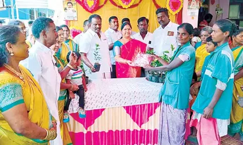 வண்டலூர் ஊராட்சியில் மகளிர் தின விழா- வரலட்சுமி மதுசூதனன் எம்.எல்.ஏ. பங்கேற்பு