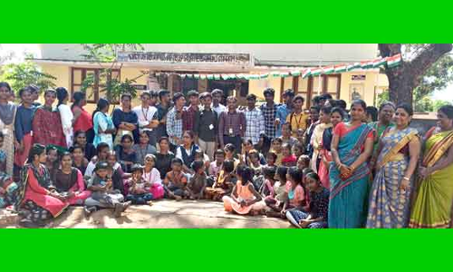 காளீஸ்வரி கல்லூரி சார்பில் நலத்திட்ட உதவிகள்