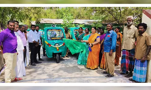 ஆழ்வார்திருநகரி பேரூராட்சியில் தூய்மை பணிகளுக்கு புதிய பேட்டரி வாகனங்கள்