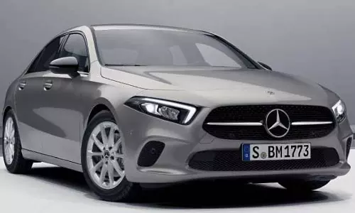 இந்தியாவில் கார் மாடல்கள் விலையை அதிரடியாக மாற்றும் மெர்சிடிஸ் பென்ஸ்