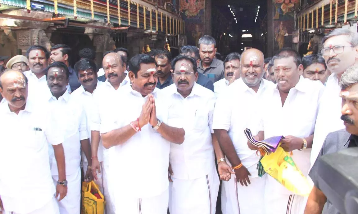 மீனாட்சியம்மன் கோவிலில் எடப்பாடி பழனிசாமி சாமி தரிசனம்