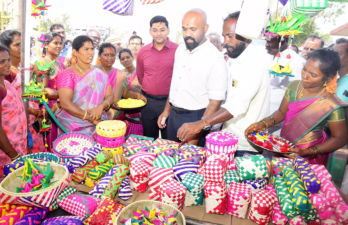 மகளிர் குழு பொருட்கள் விற்பனை கண்காட்சி மகளிர் குழு பொருட்கள் விற்பனை கண்காட்சி
