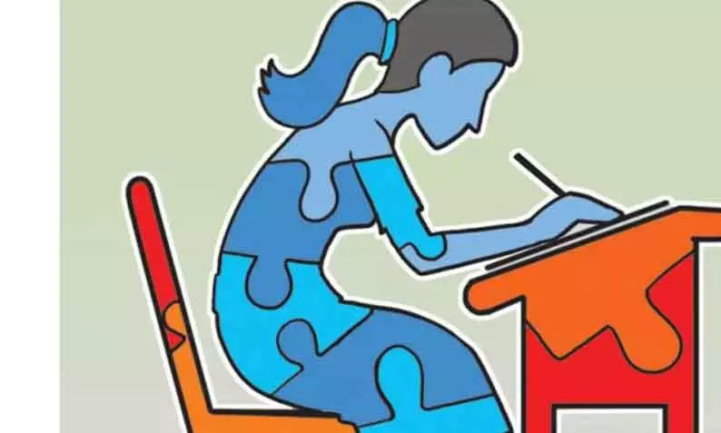 கோவை மாவட்டத்தில் 35 ஆயிரம் மாணவ- மாணவிகள் பிளஸ்-2 தேர்வு எழுதுகிறார்கள் கோவை மாவட்டத்தில் 35 ஆயிரம் மாணவ- மாணவிகள் பிளஸ்-2 தேர்வு எழுதுகிறார்கள்