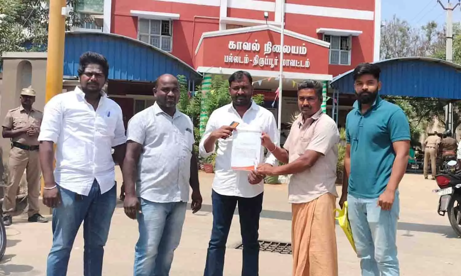 தொழிற்சாலை என்ற பெயரில் வழிபாட்டுக்கூடம் கட்டப்படுவதை தடுக்க வேண்டும் - இந்து முன்னணியினர் புகார்