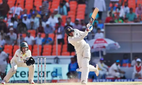 கடைசி டெஸ்ட் போட்டி- 3ம் நாள் ஆட்ட உணவு இடைவேளையில் இந்திய அணி 129 ரன்கள் சேர்ப்பு