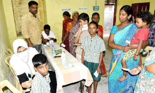 தமிழ்நாடு முழுவதும் காய்ச்சல் முகாமில் 2 லட்சம் பேருக்கு பரிசோதனை