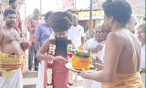 வேதாரண்யம் வேதாரண்யேஸ்வரர் கோவிலில் தருமபுரம் ஆதீனம் சாமி தரிசனம்