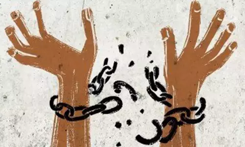 சேலம் மாவட்டத்தில் கொத்தடிமை குறித்து புகார் செய்ய இலவச தொலைபேசி எண்கள்