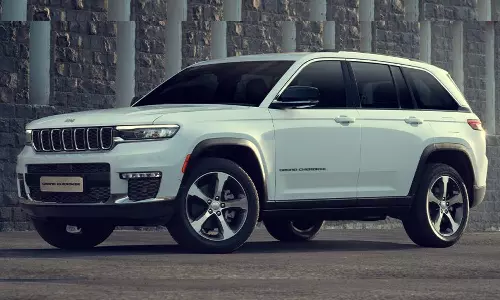 கிராண்ட் செரோக்கி விலையை ரூ. 1 லட்சம் உயர்த்திய ஜீப்!