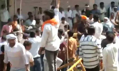 ராணுவ வீரர்களின் மனைவிகளுக்கு ஆதரவாக பா.ஜ.க. நடத்திய போராட்டத்தில் வன்முறை