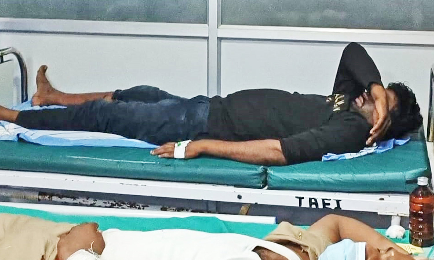 தூத்துக்குடி, திருவாரூரில் பரபரப்பு- 2 ரவுடிகளை துப்பாக்கியால் சுட்டு பிடித்த போலீசார்