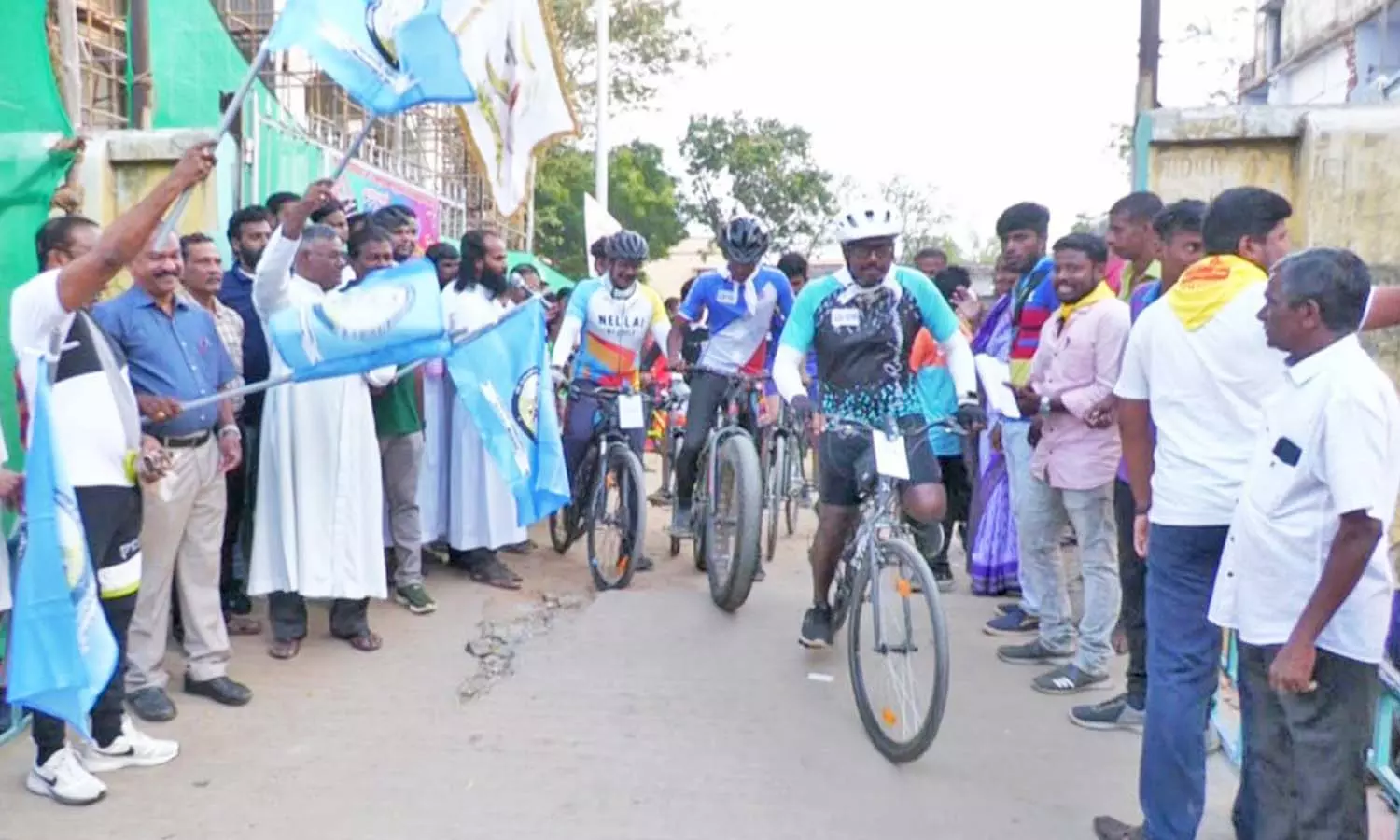 பாளையில் போதை ஒழிப்பை வலியுறுத்தி விழிப்புணர்வு சைக்கிள் பயணம் பாளையில் போதை ஒழிப்பை வலியுறுத்தி விழிப்புணர்வு சைக்கிள் பயணம்