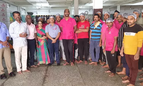 வெளிமாநில தொழிலாளர்களுடன் அதிகாரிகள் சந்திப்பு