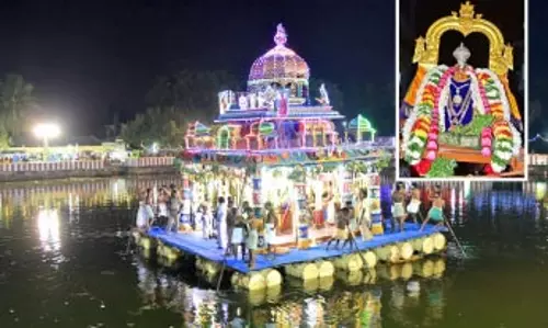 ஆழ்வார்திருநகரி ஆதிநாதர் ஆழ்வார் கோவிலில் நம்மாழ்வார் தெப்பத்திருவிழா