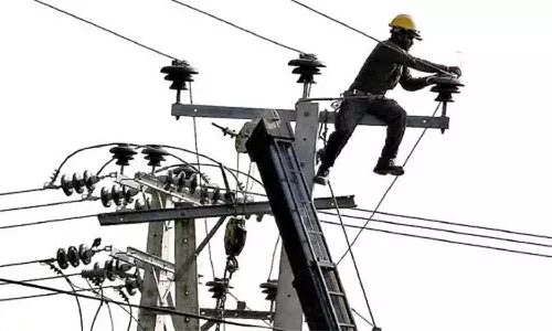 நாளை பிளஸ்-2 தேர்வு மையங்களில் தடையில்லா மின்சாரம் வழங்க உத்தரவு