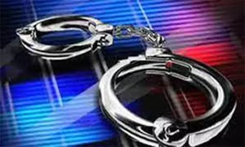 பைக் திருடிய 2 பேர் கைது