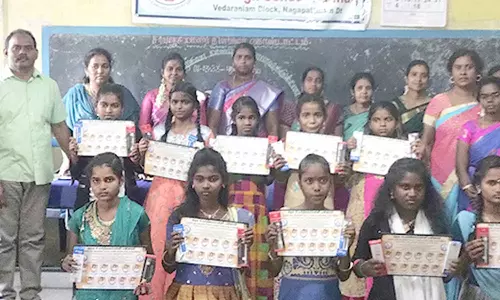 வேதாரண்யம் அரசு பள்ளியில் மகளிர் தினவிழா